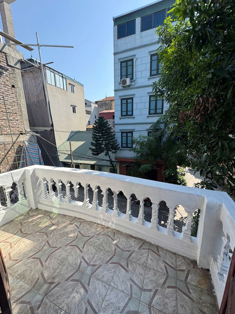 Bán 61,8m2 nhà 3 tầng hai mặt thoáng trước sau 87 Đức Giang. Sử dụng tạm hoặc cho thuê dòng tiền 6