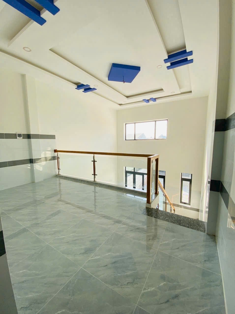 Bán nhà mới xây ở xã Long Định , Cần Đước dt 100m2 , 1 lửng , 3pn, 2wc giá 2,15 tỷ 8