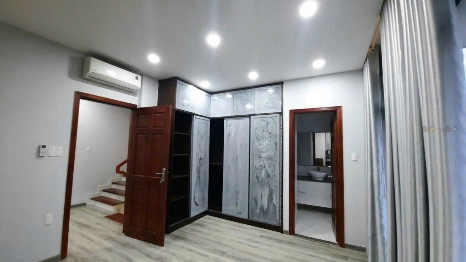 Cho thuê Nhà mặt tiền Phường Phú Hữu, Quận 9, Diện tích 175m², Giá 32 Triệu/m² 6