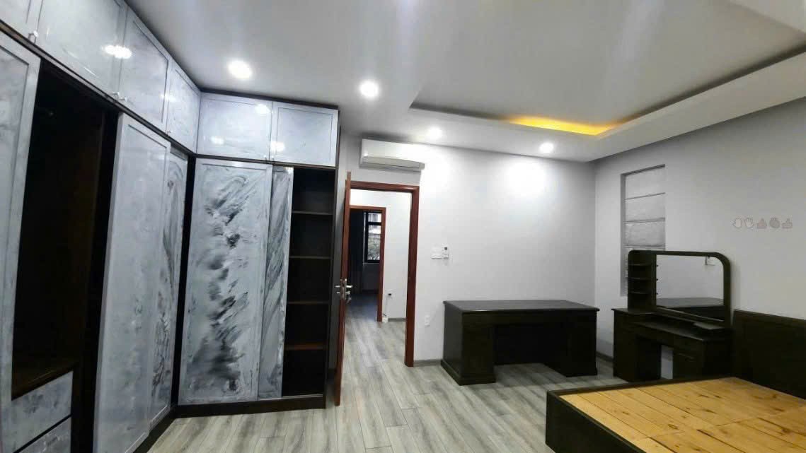 Cho thuê Nhà mặt tiền Phường Phú Hữu, Quận 9, Diện tích 175m², Giá 32 Triệu/m² 2