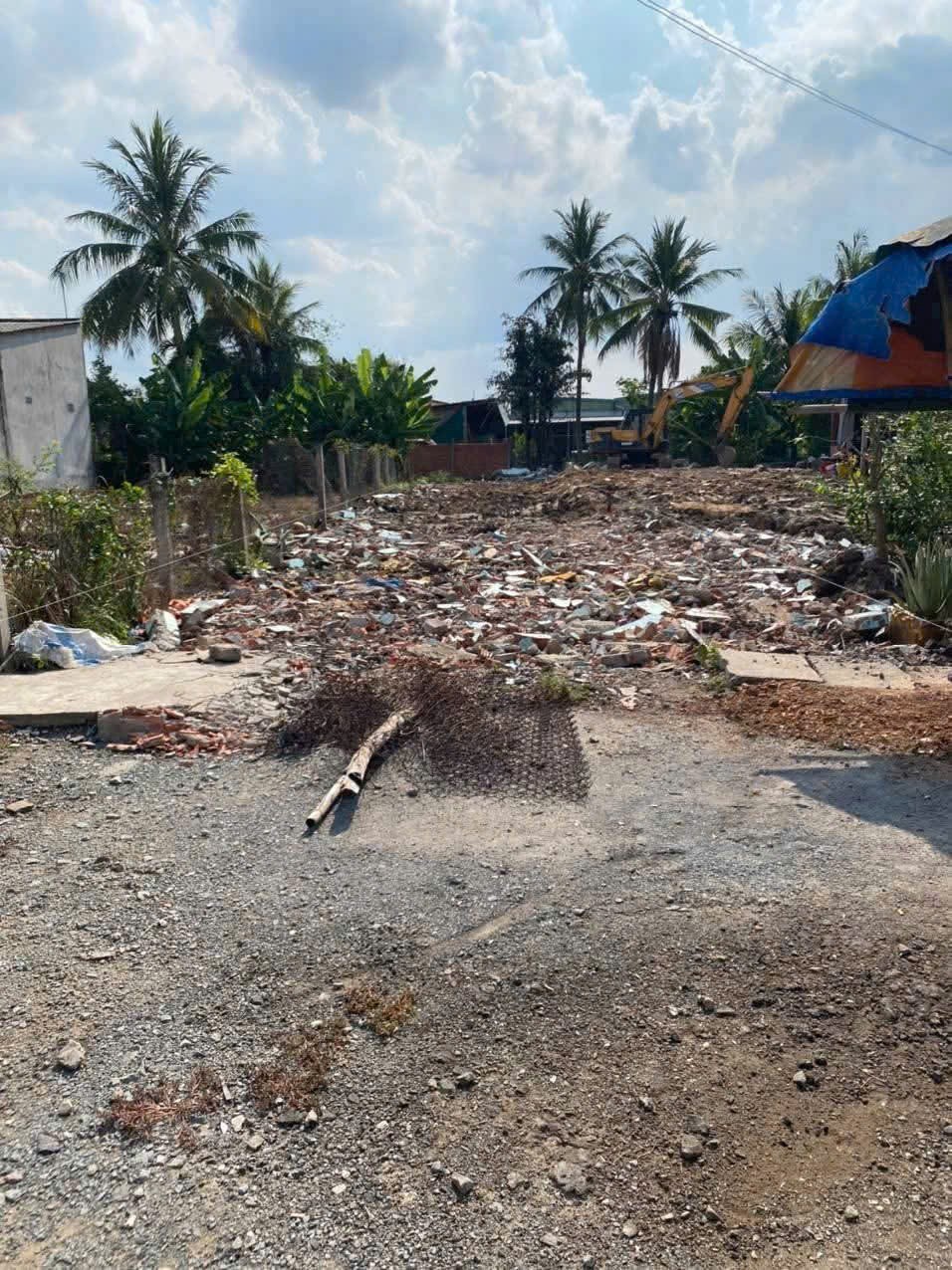 Bán đất thổ cư mặt tiền tỉnh lộ 835C , xã Phước Vân , Cần Đước dt 226m2 giá 3,2 tỷ 3