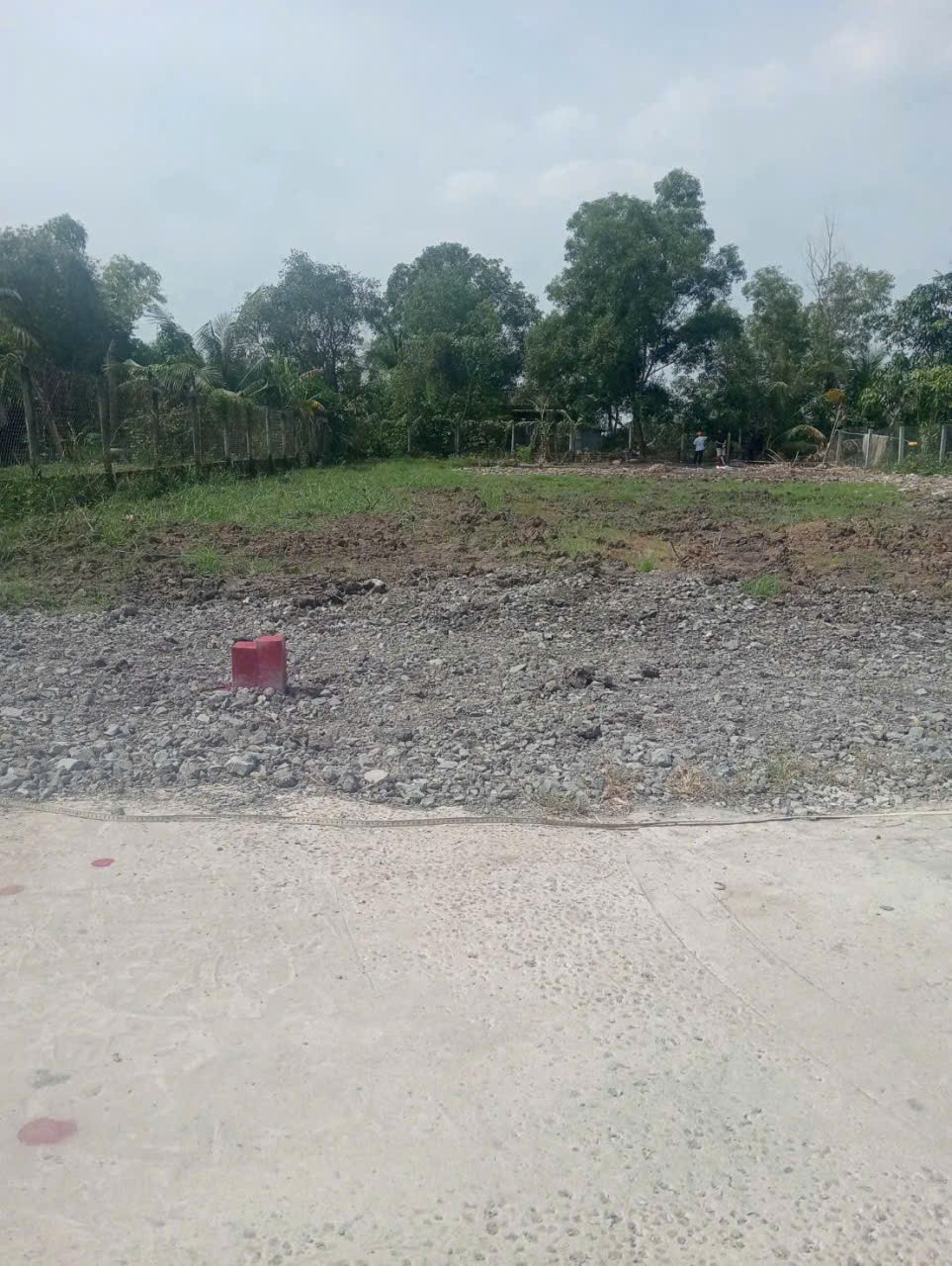 Bán đất xã Long Khê , Cần Đước đường beton xe ba gác dt 550m2 ( có 225m2 thổ) giá 1,99 tỷ 2