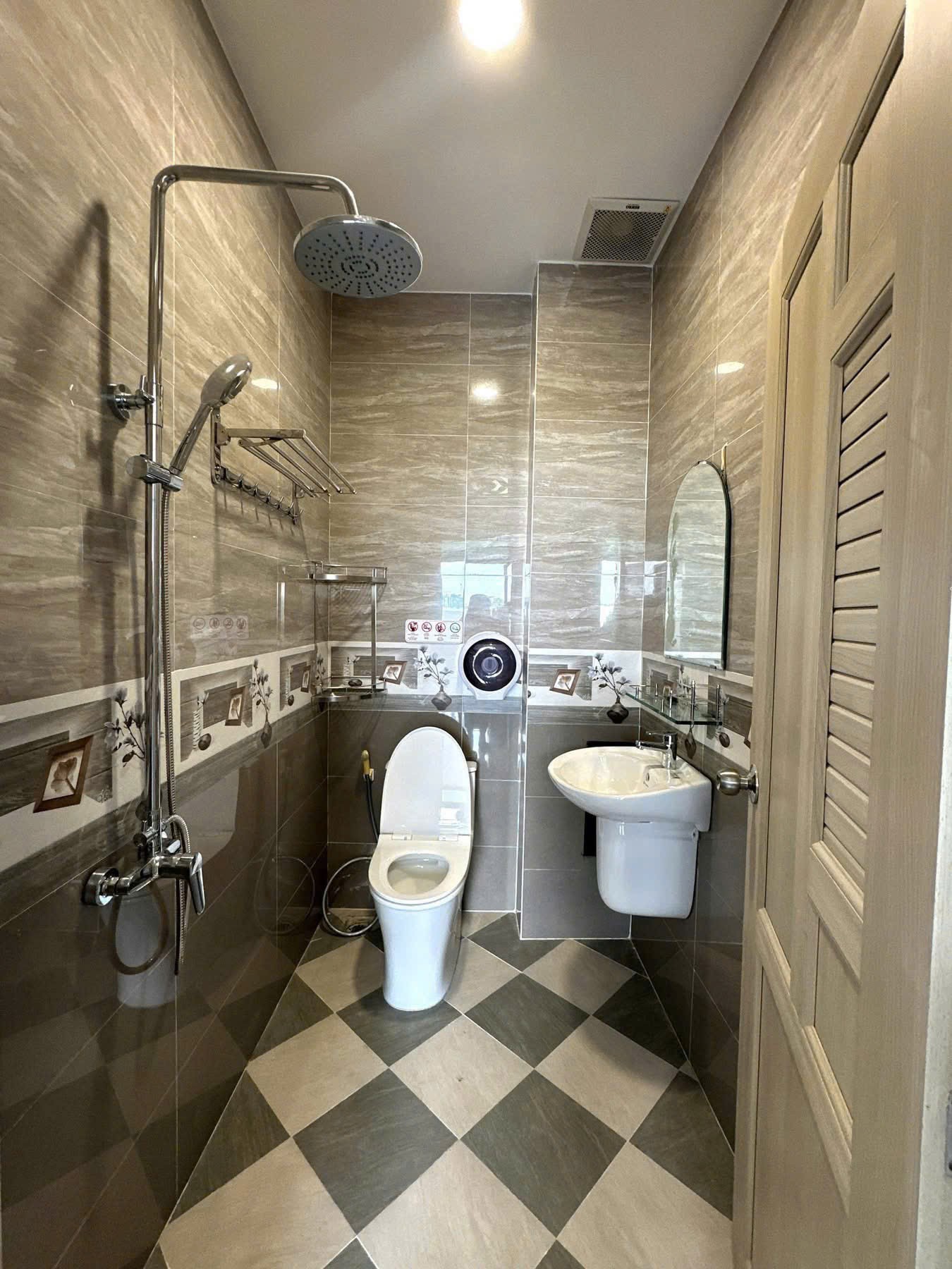 Cần bán Nhà mặt tiền Phường Tăng Nhơn Phú A, Quận 9, Diện tích 112m², Giá 19 Tỷ 6