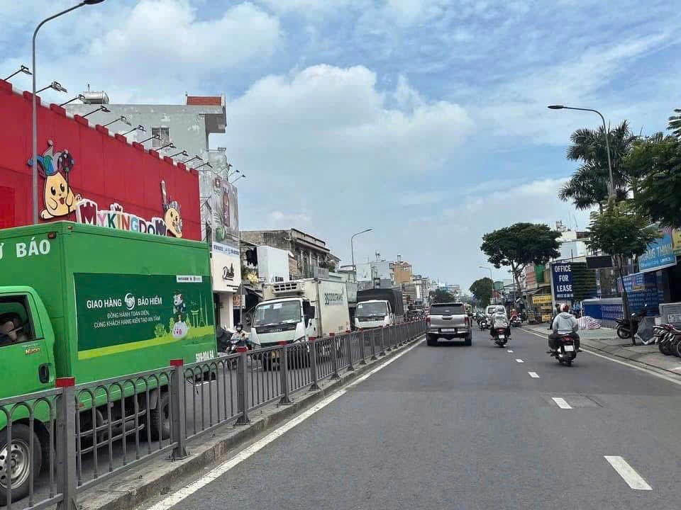 KHÁCH SẠN 7 LẦU – NGANG 9M – KDC NAM LONG HÀ HUY GIÁP – DÒNG TIỀN 70TR/THÁNG 5