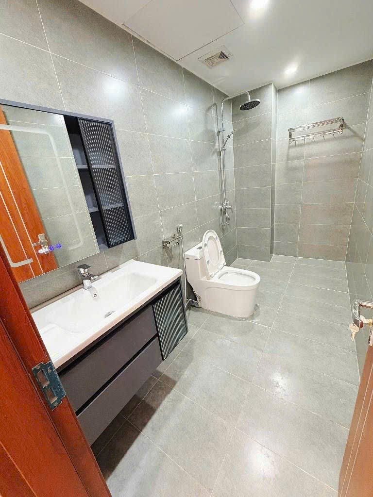 Bán nhà đẹp 6 tầng full nội thất – Phố Trường Lâm, trung tâm Việt Hưng – 35m² – giá 8,x tỷ – vị 4