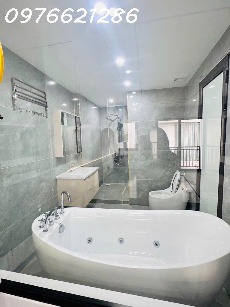 Bán nhà siêu hiếm – phố Nguyễn Văn Cừ – 32m² – 4 tầng – giá 8,x tỷ – ô tô đỗ cổng – gần hồ Bồ Đề 3