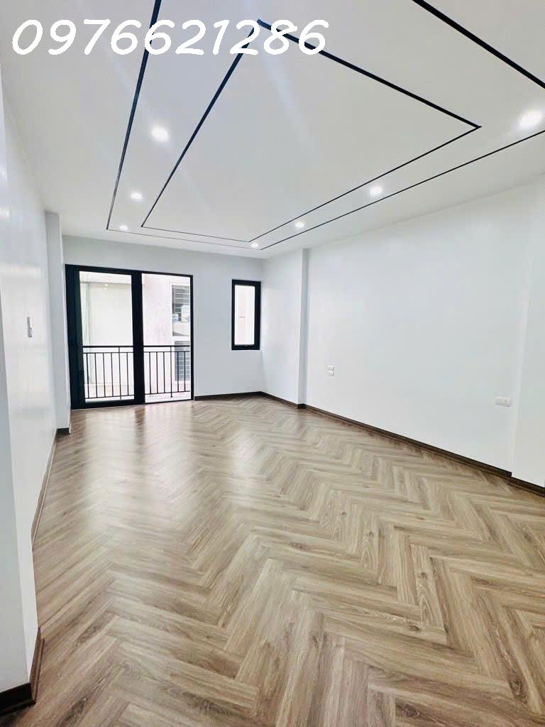 Bán nhà siêu hiếm – phố Nguyễn Văn Cừ – 32m² – 4 tầng – giá 8,x tỷ – ô tô đỗ cổng – gần hồ Bồ Đề 4