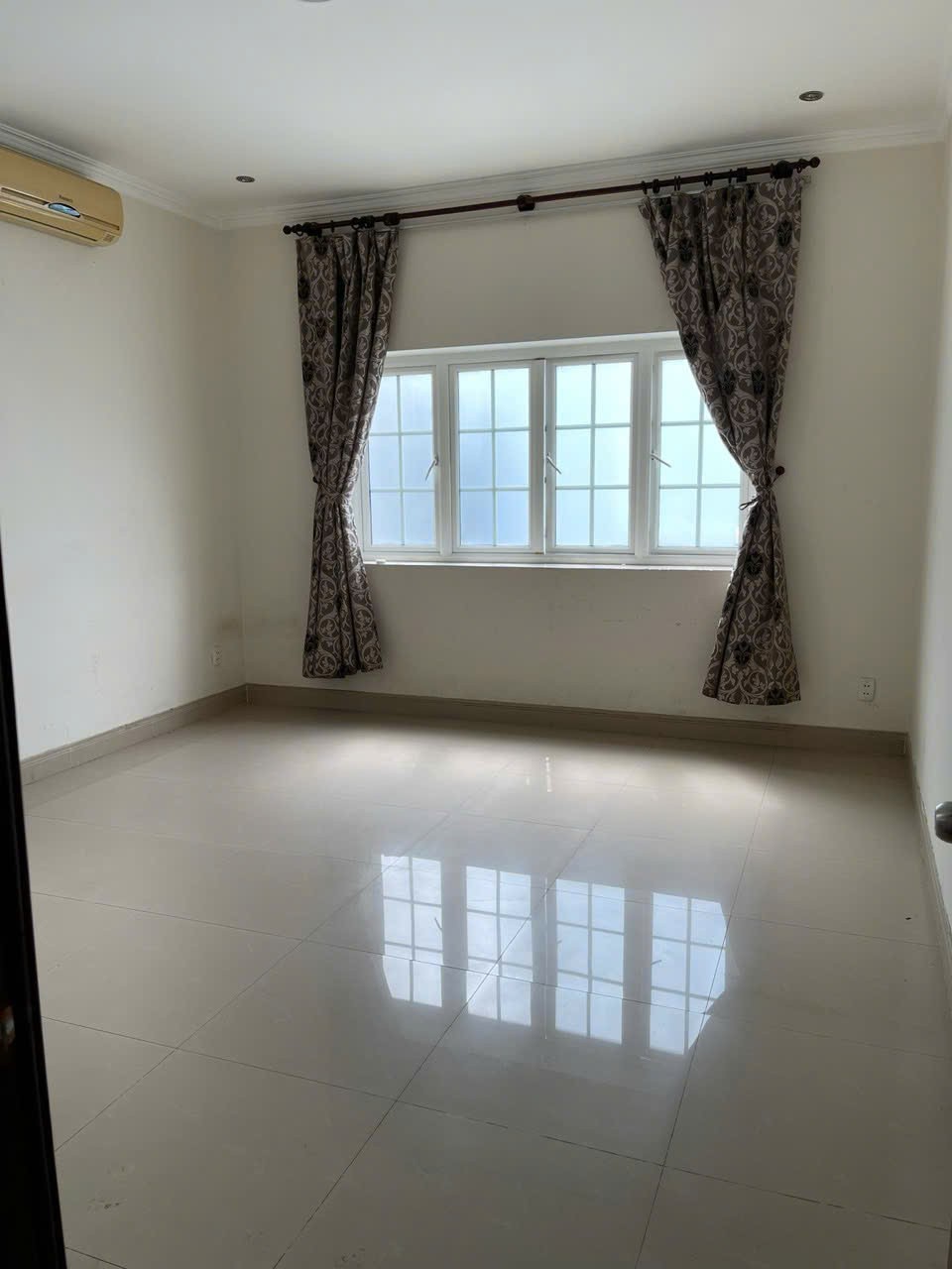 Cần bán Biệt thự Xã Bình Hưng, Bình Chánh, Diện tích 357m², Giá 040 Tỷ 9