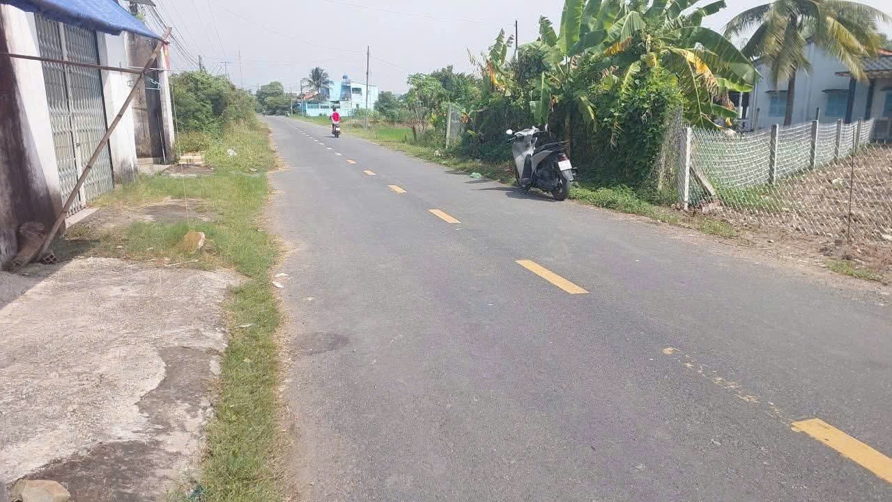Bán đất thổ cư mặt tiền đường nhựa Phước Toàn xã Long Hiệp Bến Lức dt 103.5m2 giá 1,6 tỷ 3