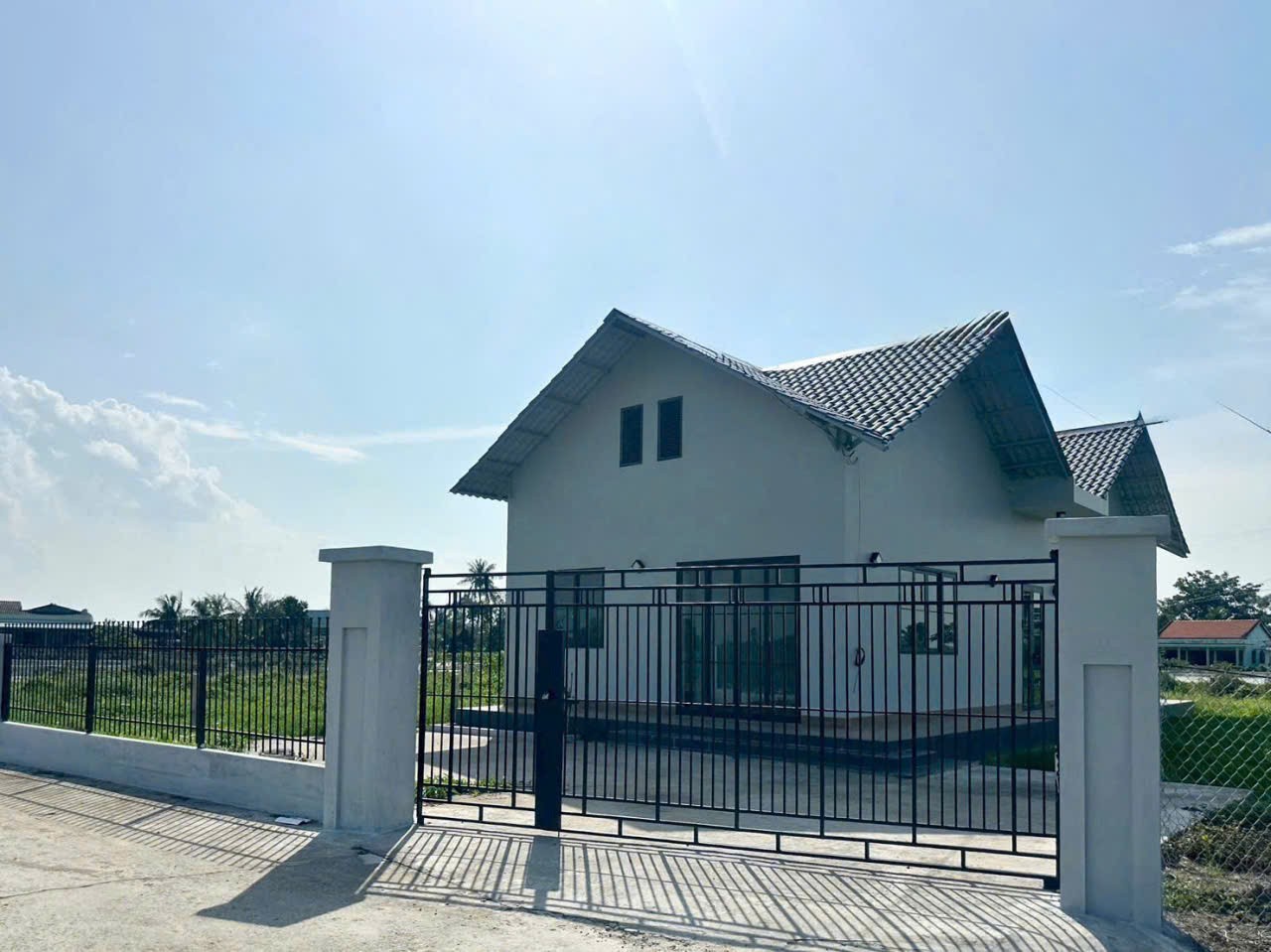 Bán nhà vườn xã Lạc Tấn , huyện Tân Trụ , Long An tdt 912m2 ( có 276m2 thổ) 3pn , 2wc giá 3 tỷ 14