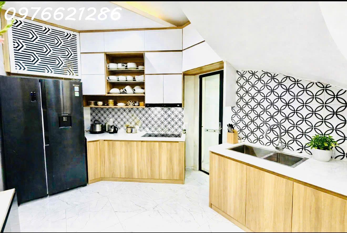 Bán nhà Hiếm- Bồ Đề – 33m² – 5 tầng – giá 7 tỷ – ngõ nông gần ô tô – vị trí đẹp – gần hồ Lâm Du, 2