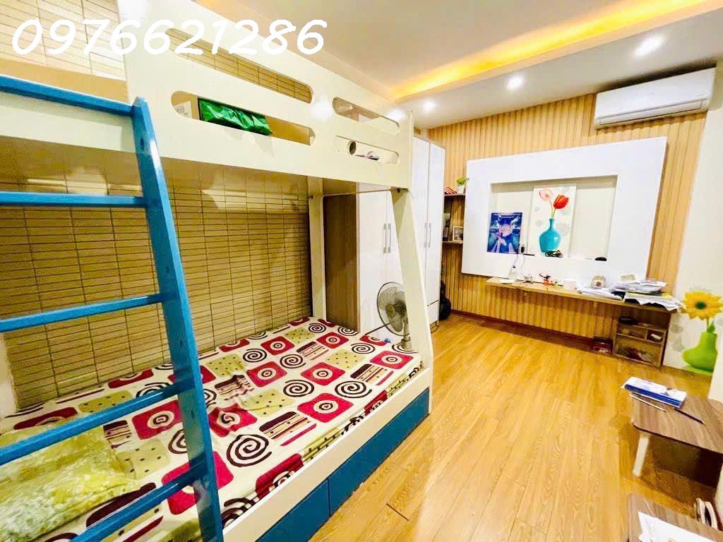 Bán nhà Hiếm- Bồ Đề – 33m² – 5 tầng – giá 7 tỷ – ngõ nông gần ô tô – vị trí đẹp – gần hồ Lâm Du, 3