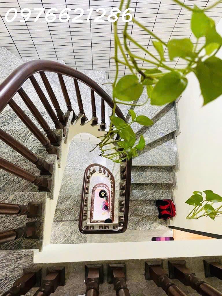 Bán nhà Hiếm- Bồ Đề – 33m² – 5 tầng – giá 7 tỷ – ngõ nông gần ô tô – vị trí đẹp – gần hồ Lâm Du, 4