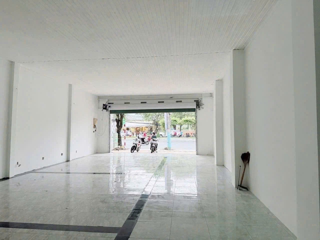 Cho thuê nhà trệt lửng ngang 9m đường 30/4 Phường Hưng Lợi Ninh Kiều Cần Thơ