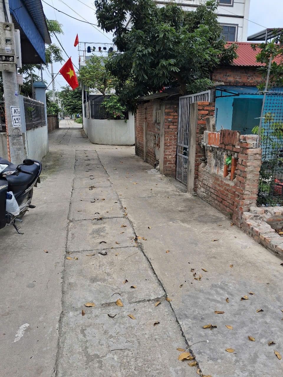 Bán lô đất thôn Ấp Tre, tổ 10, Quang Minh, Mê Linh. Đường thông bàn cờ, mặt tiền rộng 5m 3