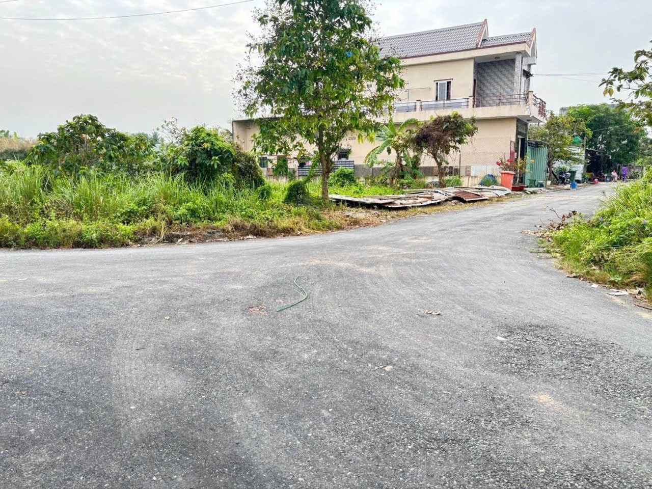 Bán dãy trọ 12 phòng KDC Phúc Giang , xã Long Định dt 221m2 đã hoàn công giá 2,7 tỷ