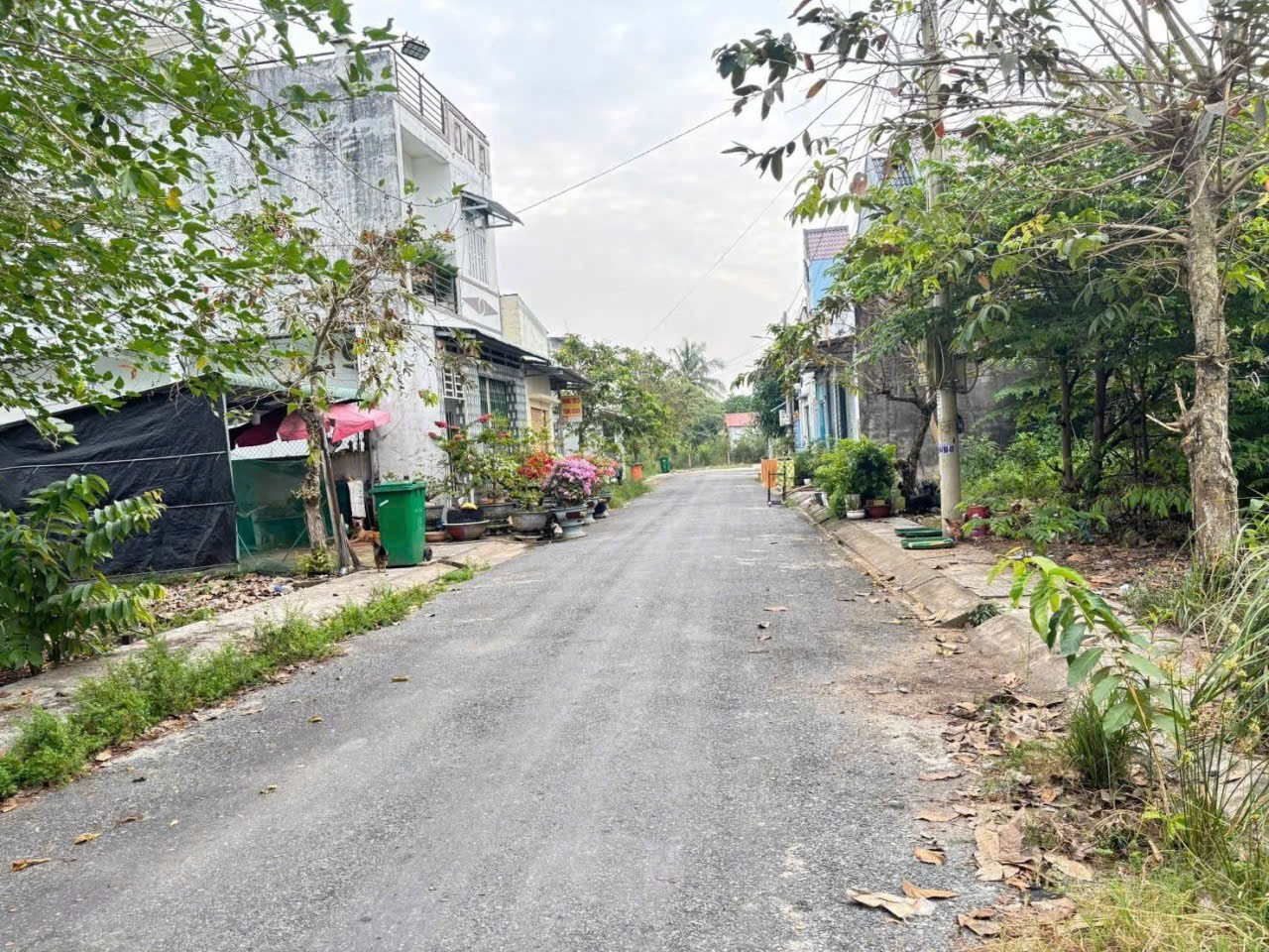 Bán dãy trọ 12 phòng KDC Phúc Giang , xã Long Định dt 221m2 đã hoàn công giá 2,7 tỷ 2