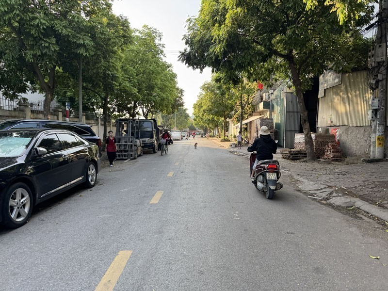 Cần bán 81,5m2 đất thổ cư đường 13m ngay chợ Phúc Lợi. Phù hợp ở kết hợp Văn Phòng/ Cty 4