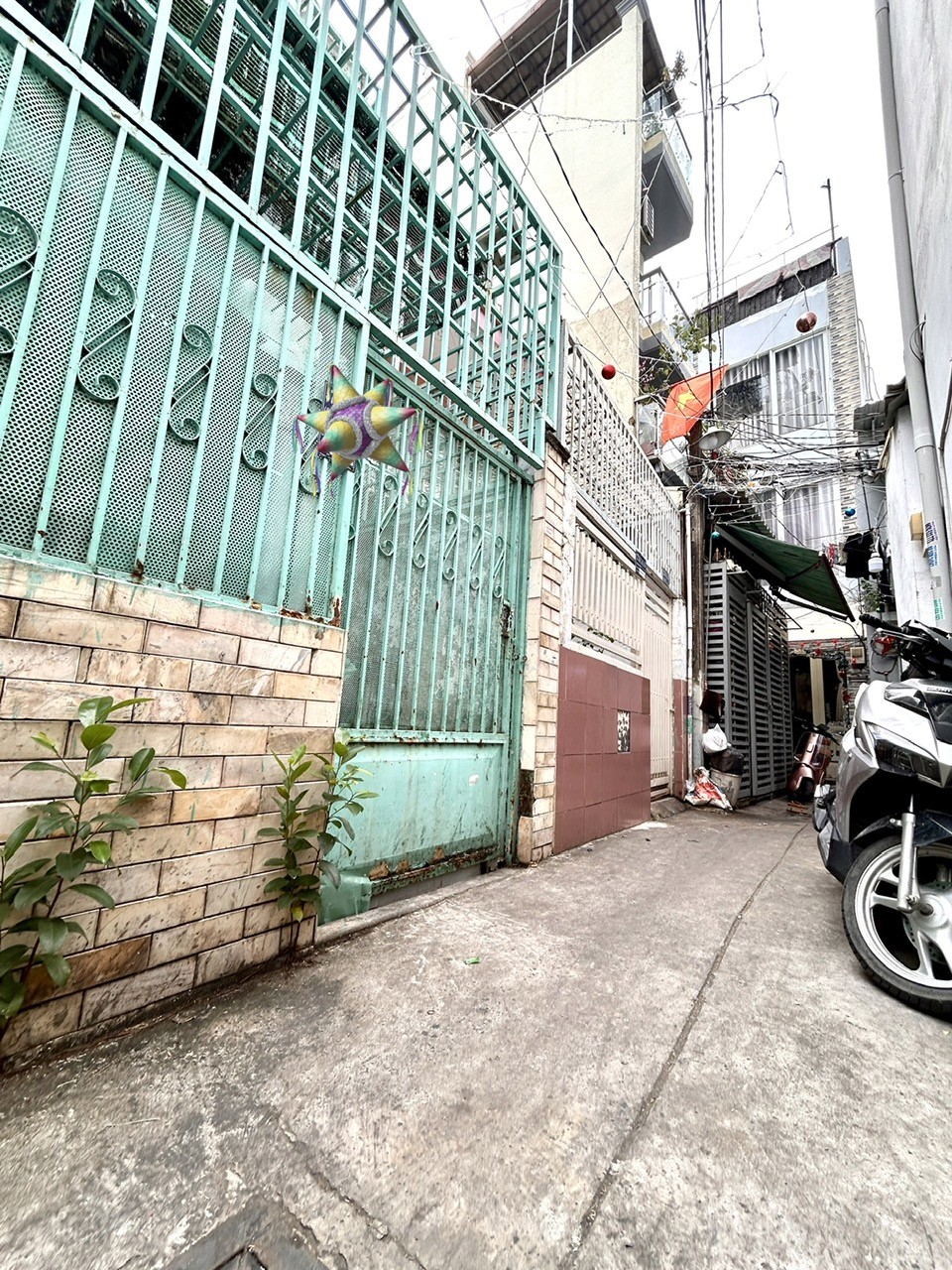 BÁN NHÀ GẦN NHÀ THỜ XÓM CHIẾU- Đ.ĐOÀN VĂN BƠ- NGANG NỞ HẬU- LƯU THÔNG TÔN ĐẢN GẦN  TRƯỜNG ĐH 2