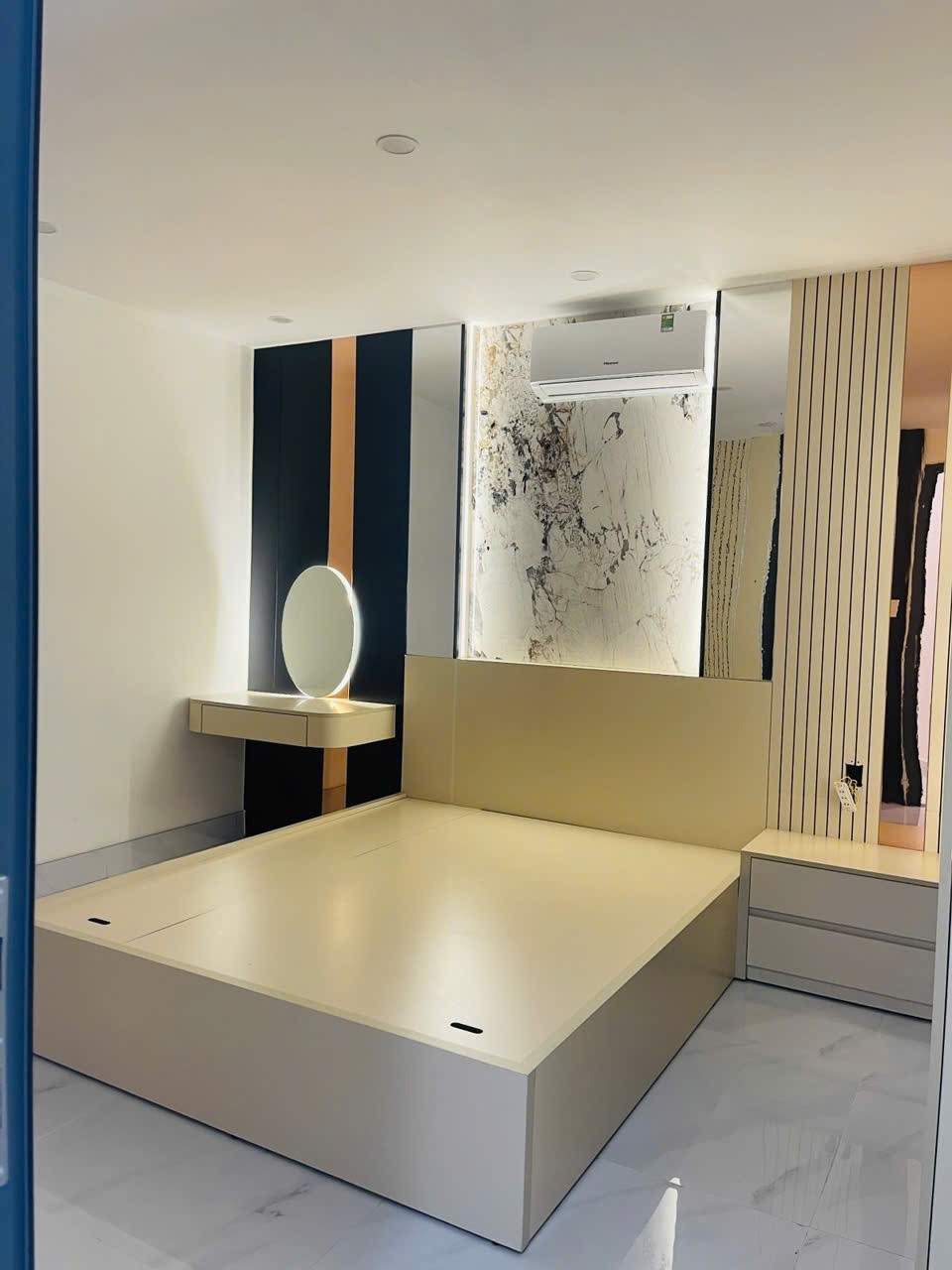 BÁN NHÀ 2 TẦNG KIỆT Ô TÔ TÔ HIỆU - MỚI ĐẸP VÀO Ở NGAY