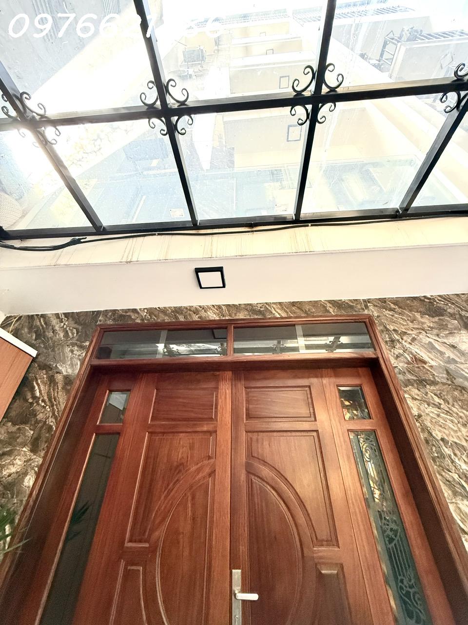 Bán nhà đẹp phố Việt Hưng – hàng xóm Vinhomes Harmony – 30m² – 5 tầng – mặt tiền rộng – giá chỉ