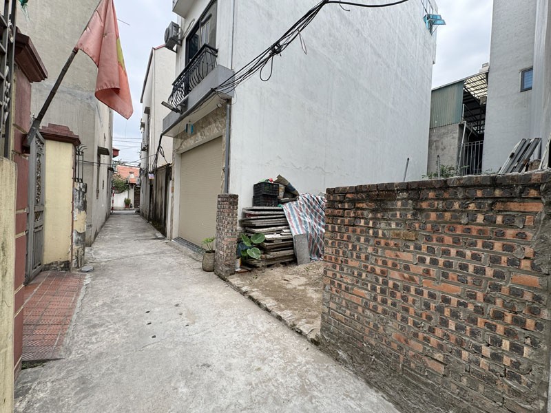 Cần bán 60m2 đất ngõ 321/21 Phúc Lợi. Gần 3 tòa chung cư đang xây, cách 30m ra đường ô tô đỗ