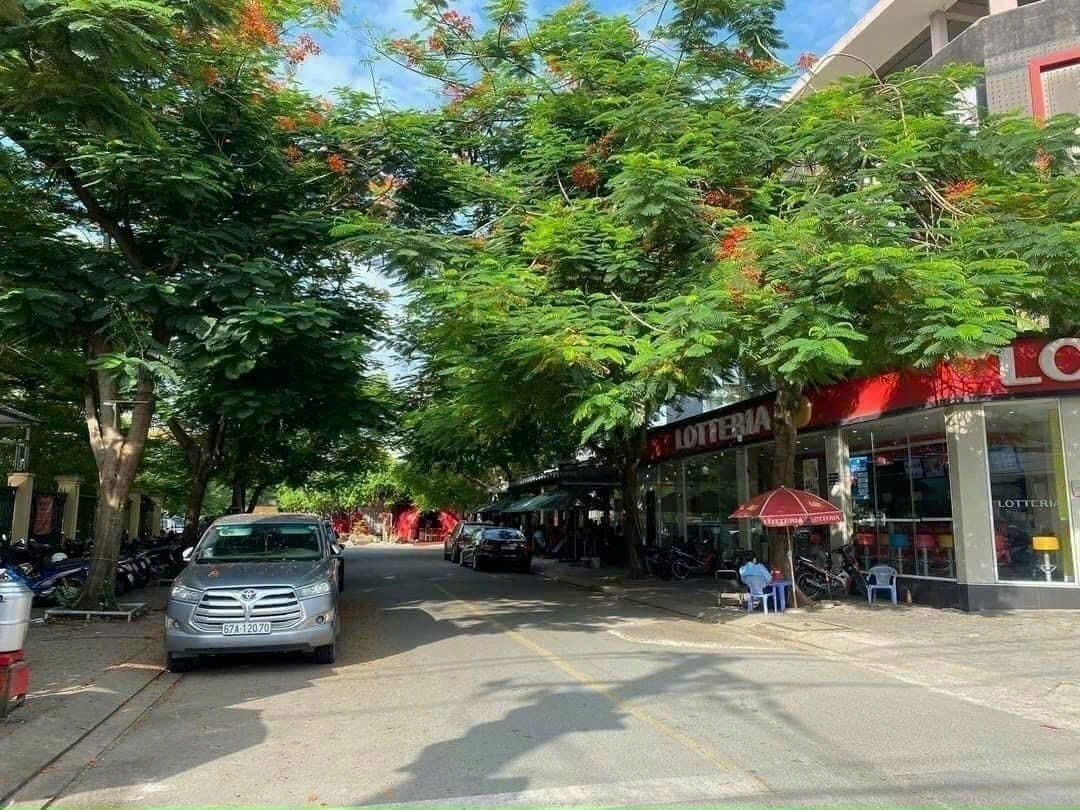 Cần bán Biệt thự Phường Phước Long A, Quận 9, Diện tích 160m², Giá 28 Tỷ 4