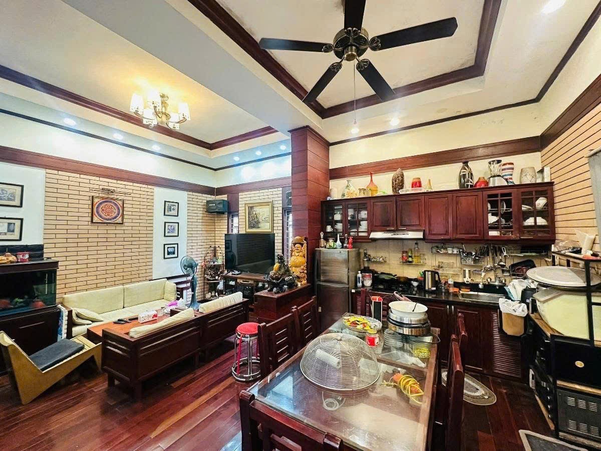 Cần bán Nhà mặt tiền đường Định Công, Phường Định Công, Diện tích 31m², Giá 8 Tỷ 2