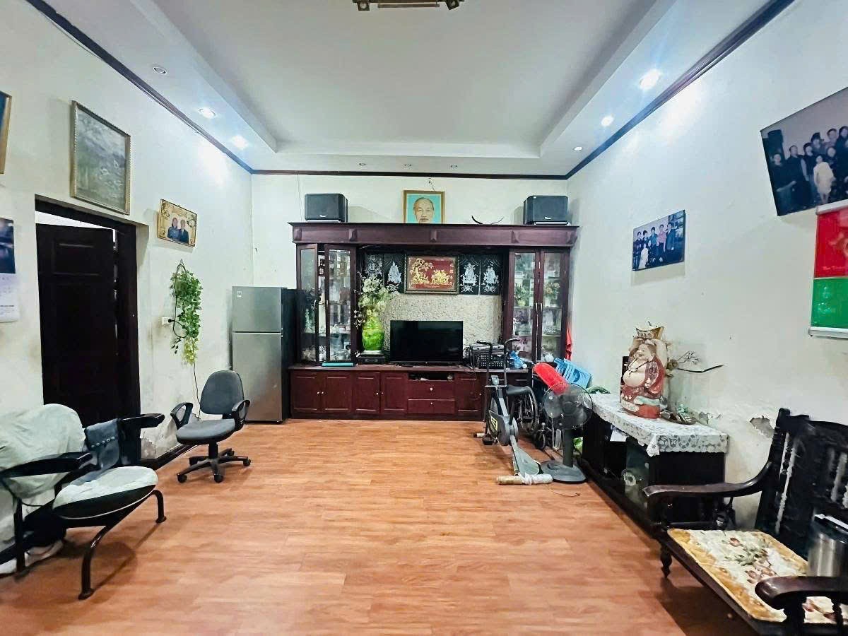 Cần bán Nhà mặt tiền đường Định Công, Phường Định Công, Diện tích 31m², Giá 8 Tỷ