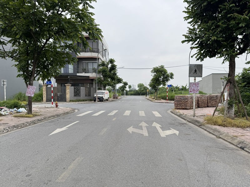 Cần bán căn góc 112m2 nhà 3,5 tầng khu đấu giá Cự Khối, Long Biên. Đường 17m cách hồ 30m 4