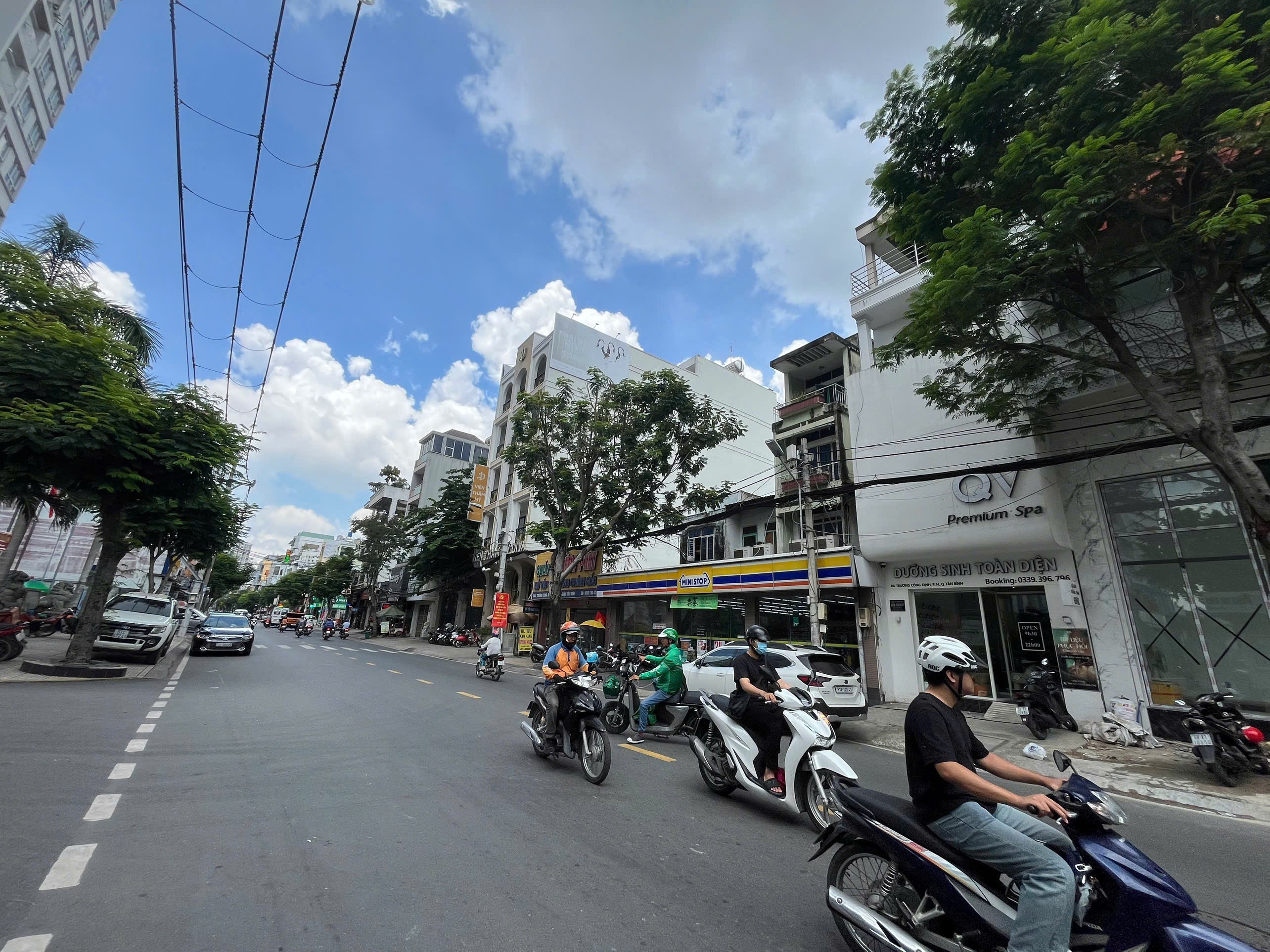 Cho thuê Nhà mặt tiền Tân Bình, Hồ Chí Minh, Diện tích 123m², Giá 175 Triệu/tháng