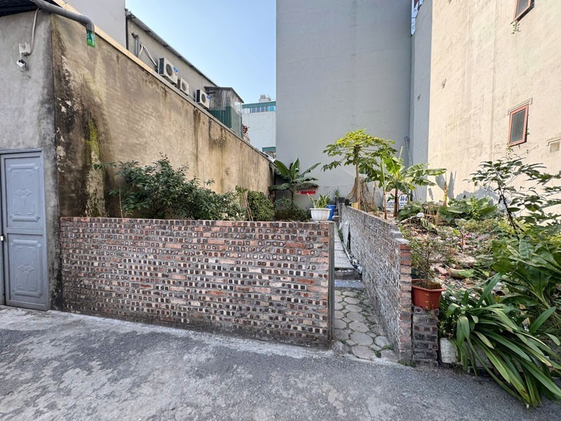 Cần bán 55,5m2 đất cách 20m ra mặt phố Thành Trung. Phố đông và sầm uất nhất Gia Lâm