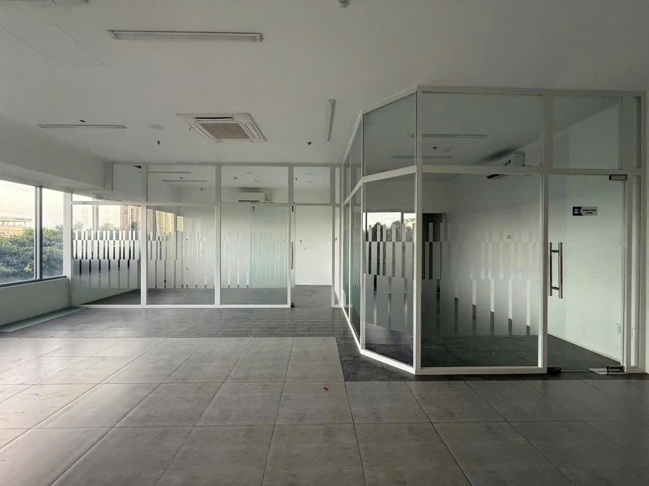 Cho thuê Nhà mặt tiền Phường Thủ Thiêm, Quận 2, Diện tích 99m², Giá 140 Triệu/tháng 4