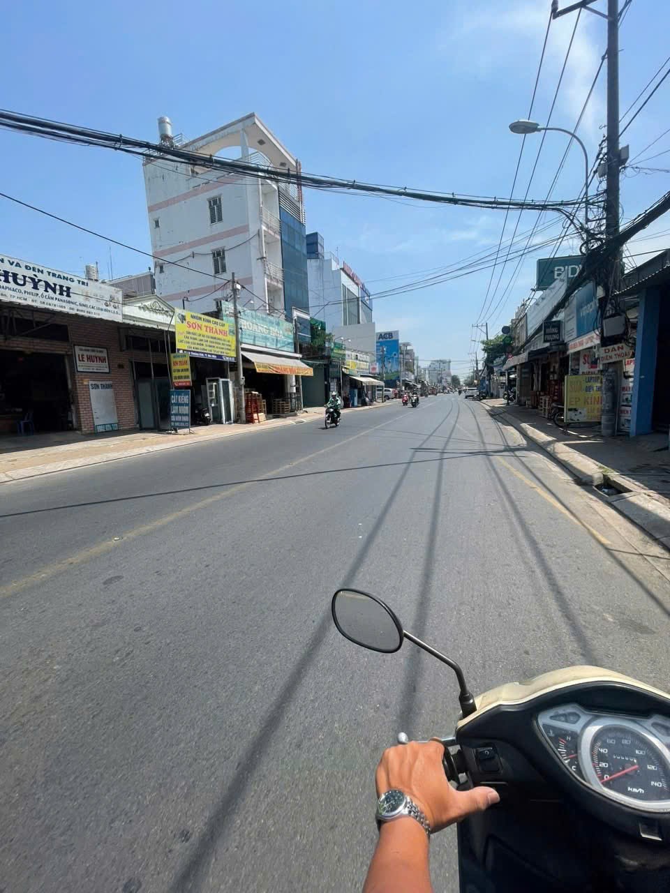 CỰC PHẨM ĐẤT (9X40) MẶT TIỀN LÝ THƯỜNG KIỆT – VÒNG XOAY HÓC MÔN 2