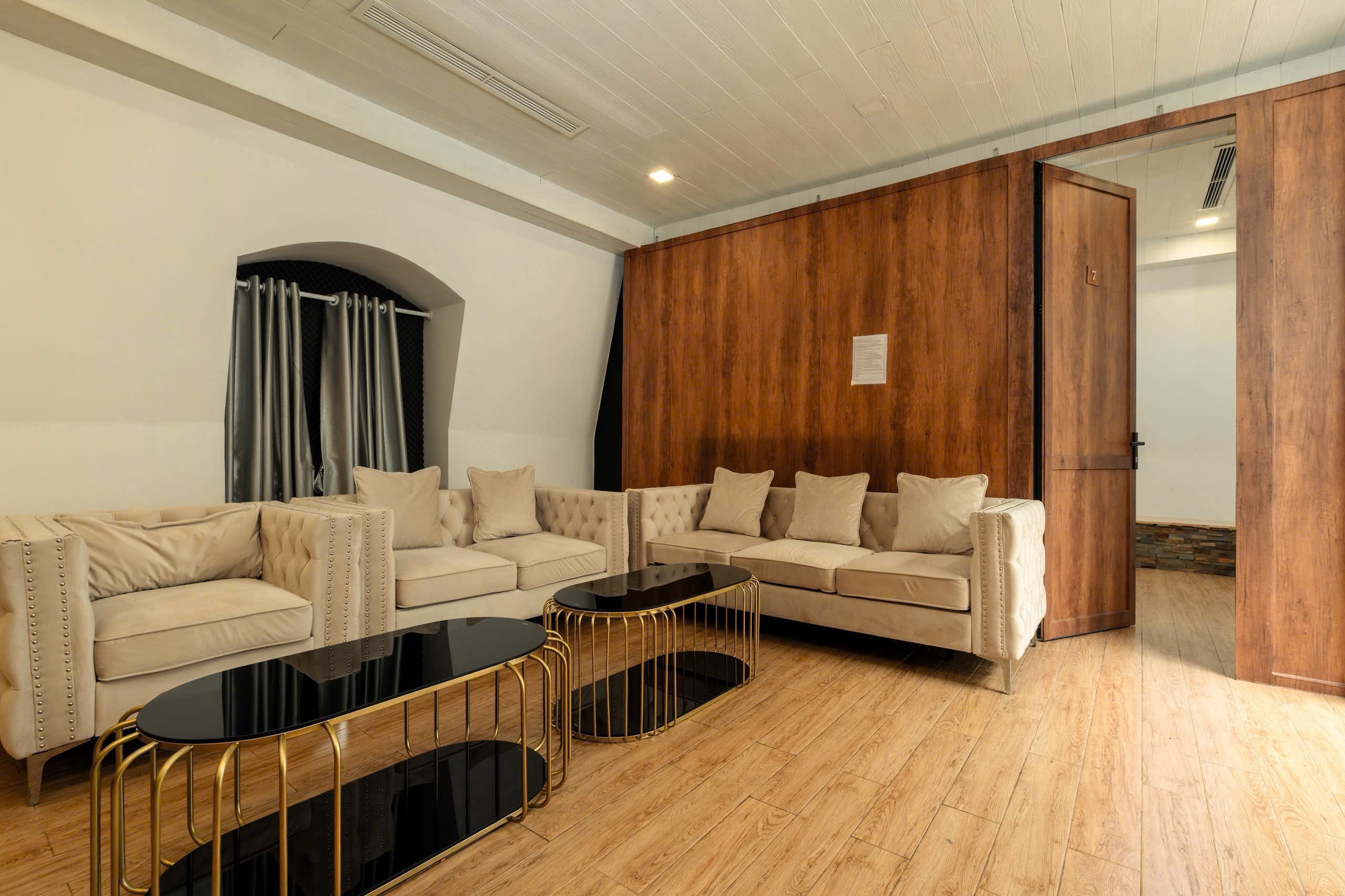 Cho thuê Biệt thự Phường Thạnh Mỹ Lợi, Quận 2, Diện tích 1400m², Giá Thương lượng 2