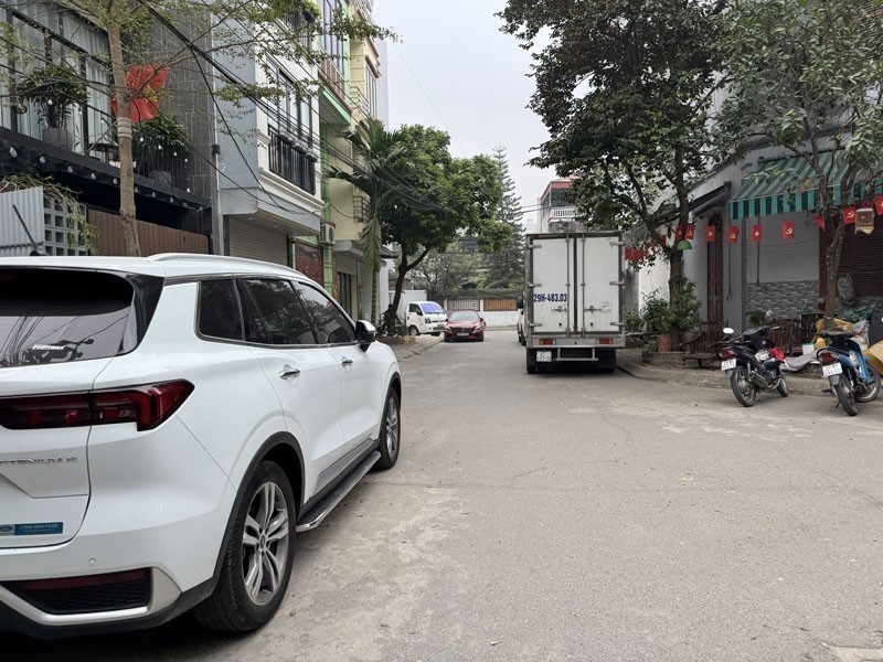 Cần bán 40m2 TĐC Phúc Lợi, khổ đẹp như tranh, sát hồ điều hòa và 6 tòa Chung cư Ruby